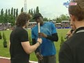 Ягр подарил Болту клюшку, но тот заявил, что на коньки никогда не встанет