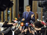 Между тем, как бы негативно ни отзывался грузинский лидер о правящем в России тандеме и Путине в частности, не исключено, что сам он в ближайшем будущем создаст похожую модель руководства страной