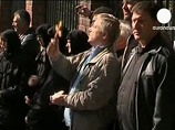Против проведения гей-парада выступили несколько политиков, группировки патриотического толка и организации футбольных фанатов