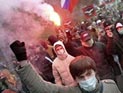 В Архангельске хоккейный фанат ударил милиционера горящим факелом по лицу В Архангельске хоккейный фанат ударил милиционера горящим факелом по лицу