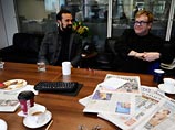 Занять редакторское кресло Элтону Джону предложил русский Евгений Лебедев, который владеет изданием вместе с отцом, предпринимателем Александром Лебедевым