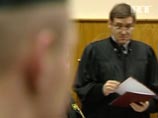 Глава государства при этом не исключил, что инвесторы, которые вкладывают средства в экономику России, могут повторить печальную судьбу Ходорковского, если не будут соблюдать законы