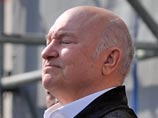 Лужков, чью мэрию Счетная палата уличила в нарушениях на 230 млрд, отказался эмигрировать