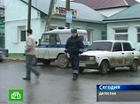 По словам дежурного, возбуждено уголовное дело по ч. 2 ст. 105 УК РФ ("убийство двух и более лиц") и ст. 222 УК РФ ("незаконный оборот оружия")