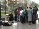 18 октября 2002 года неустановленный киллер расстрелял Валентина Цветкова возле представительства Магаданской области на Новом Арбате и тяжело ранил при этом сопровождавшего его сотрудника Петра Шапку