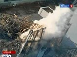 После произошедшего 11 марта мощного землетрясения из-за отказа системы охлаждения на АЭС "Фукусима-1" произошли взрывы на первом, втором и третьем энергоблоках, позднее отмечались взрыв и несколько возгораний на четвертом энергоблоке