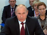 Вопреки ожиданиям, лидер партии, премьер Владимир Путин приехал на съезд уже в пятницу