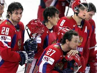 Хоккеисты сборной России после поражения в четвертьфинальном матче. Фото AFP