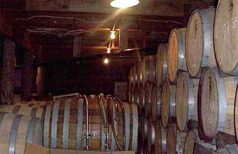   .    AhlgrenVineYard.com 