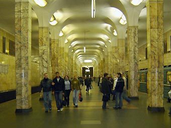 Станция метро "Автозаводская", фото Татьяны Петелиной, Лента.Ру