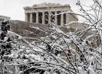 Афинский акрополь зимой. Фото Reuters