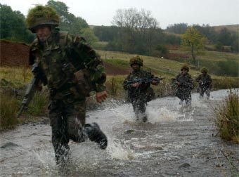 Британские солдаты на учениях. Фото с официального сайта Министерства обороны