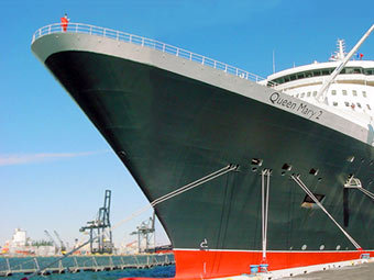 Круизный лайнер "Куин Мэри II", фото с сайта noaa.gov 