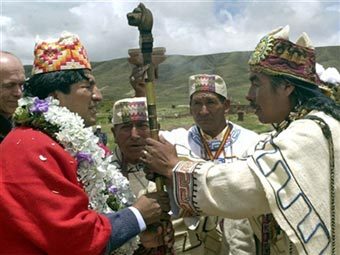 Новый президент Боливии Эво Моралес (слева). Фото AFP
