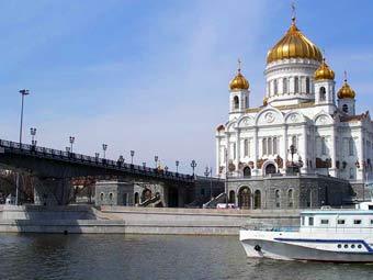 Вид на Храм Христа Спасителя. Фото с сайта fotocomp.chat.ru