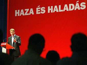  ,  AFP