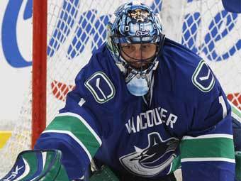  .  canucks.nhl.com