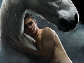     "Equus".    hpana.com