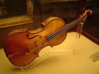     .    stradivariusviolins.org