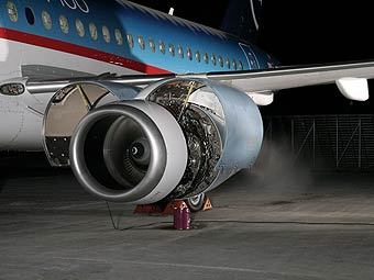 Sukhoi SuperJet 100.    superjet100.com