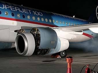 Sukhoi SuperJet 100.    superjet100.com 