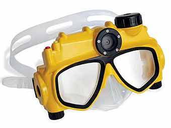 The Only Digital Camera Swim Mask.    hammacher.com