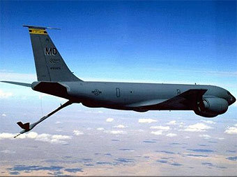 - KC-135  .    aerospaceweb.org.