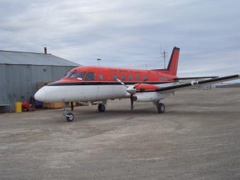  Embraer EMB-110P1.    wikipedia.org,   CambridgeBayWeather