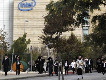    - Intel.  ©AFP