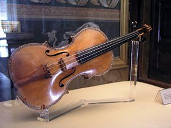    .    stradivariusviolins.org