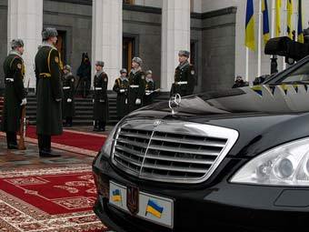 Автомобиль президента Украины. Фото Ярослава Дебелого для "Ленты.Ру"