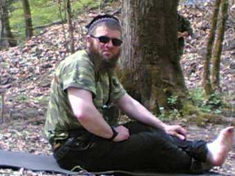 Доку Умаров. Кадр видеозаписи с одного из сайтов северокавказских боевиков