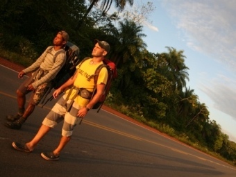      .    walkingtheamazon.com