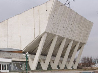 Дворец спорта в Бишкеке, в котором проходит суд. Фото с сайта gde.kg