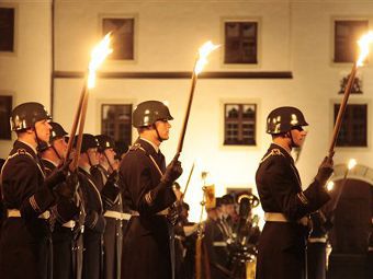   (Zapfenstreich).  ©AP