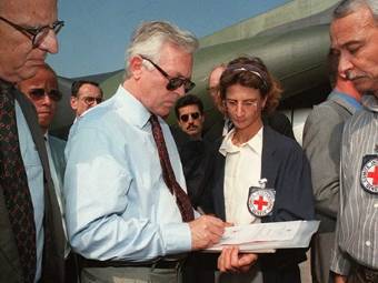      1996 .  ©AFP