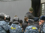 Около 60 человек задержаны во время пресечения несогласованного митинга на Пионерской площади в Петербурге