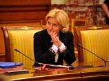  А "стойкой позиции против", по его словам, нет. Так Песков прокомментировал информацию о том, что вице-премьер по социальным вопросам Ольга Голодец направила Владимиру Путину критическое письмо