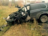 BMW X5, следуя по улице Камчатская, напротив дома №107 в нарушение п.9.2 ПДД РФ выехал на встречную полосу. Там он столкнулся с "КамАЗом"
