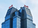 Так, массово отказываться от забронированных поездок начали сотрудники ОАО "РЖД", рассказал изданию источник в туристической отрасли. По его словам, работники решают провести отпуск в России, "чтобы не раздражать невыездное начальство"